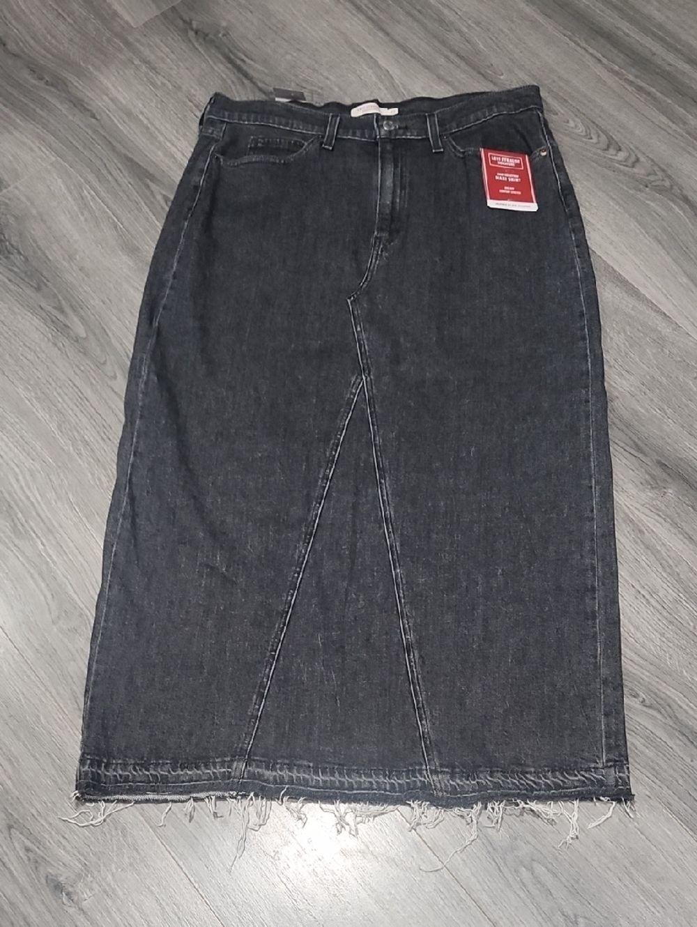 NWT Levi Raw Hem Mid Rise Comfort Stretch Faded Black Denim Maxi Skirt